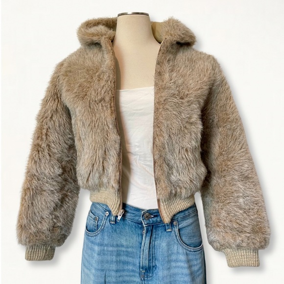 Vintage Cropped Faux Fur Hooded Zip-Up Jacket - Picture 2 of 16